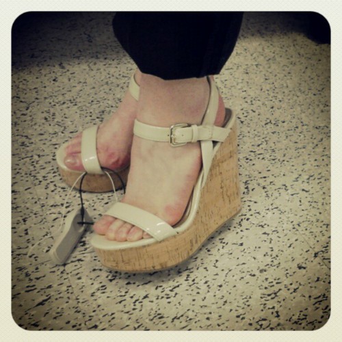 Ross - Cream Wedges
